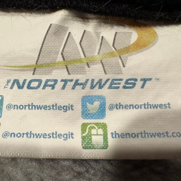 Northwest Plush Reversible Blanket – Joe Hautman Whitetail Deer – 60" x 50" EUC - Picture 5 of 5